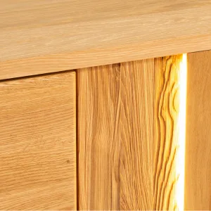 Szynaka Komoda London 45 165 cm z masívu s LED osvetlením dub prírodný