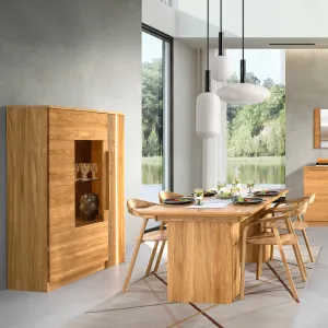Szynaka Vitrína London 15 98 cm z masívu s LED osvetlením dub prírodný