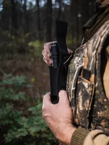Svietidlo ručné taktické LED ARMYTEK Dobermann Pro Magnet USB, nabíjateľné - čierne