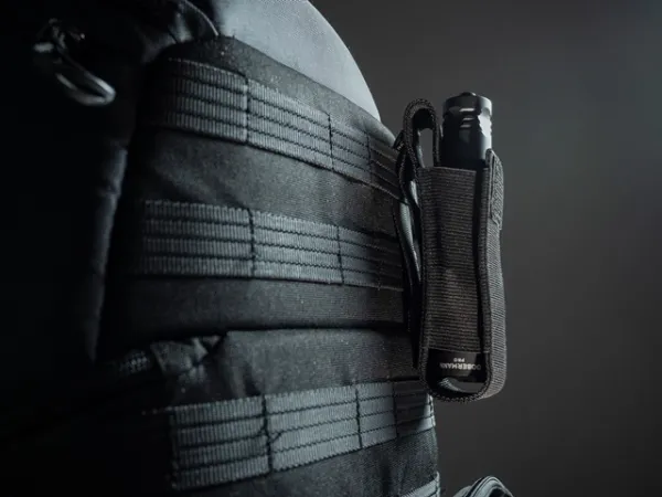Svietidlo ručné taktické LED ARMYTEK Dobermann Pro Magnet USB, nabíjateľné - čierne