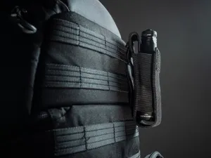 Svietidlo ručné taktické LED ARMYTEK Dobermann Pro Magnet USB, nabíjateľné - čierne