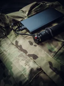 Svietidlo ručné taktické LED ARMYTEK Dobermann Pro Magnet USB, nabíjateľné - čierne