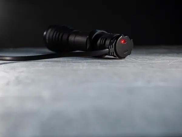Svietidlo ručné LED ARMYTEK Predator Pro Magnet USB Warm - nabíjateľné
