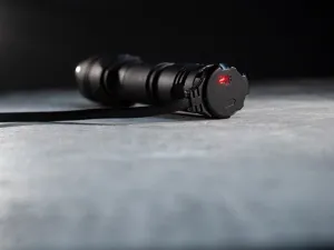 Svietidlo ručné taktické LED ARMYTEK Dobermann Pro Magnet USB, nabíjateľné - čierne
