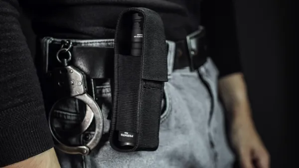 Svietidlo ručné LED ARMYTEK Predator Pro Magnet USB Warm - nabíjateľné