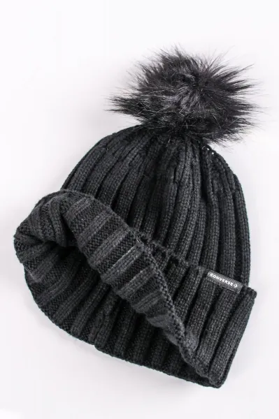 Čierna čiapka s brmbolcom Pom Beanie