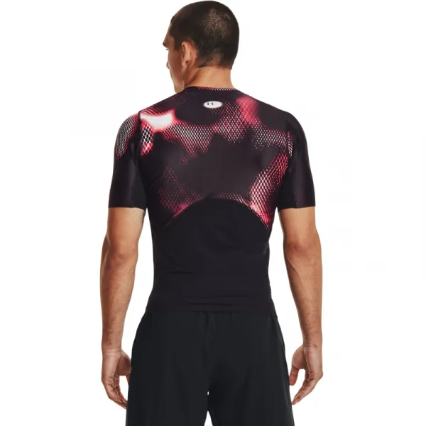 Pánske kompresné tričko s krátkym rukávom UNDER ARMOUR UA IsoChill Prtd Comp SS-BLK-1374077-001