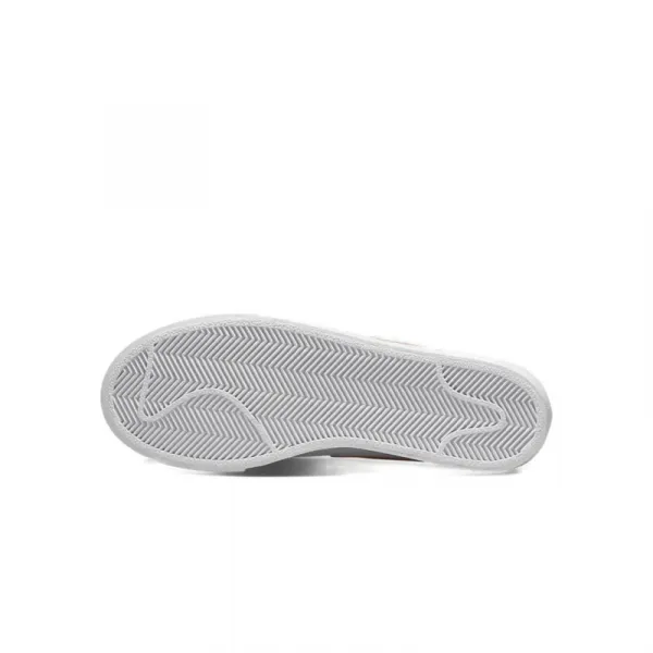 Dámska vychádzková obuv NIKE Blazer Low Platform white black sail metallic copper
