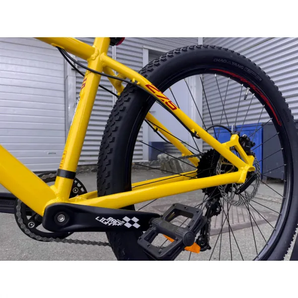 Juniorský horský bicykel AMULET 27,5 Tomcat 1.9 SH, lemon chrome red