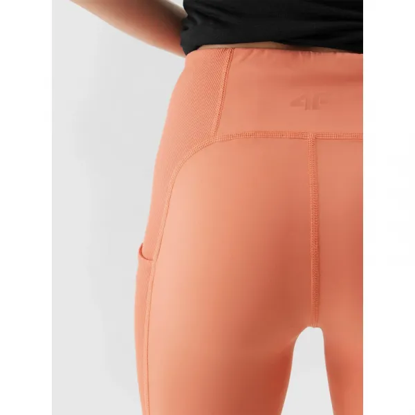 Dámske turistické kraťasy 4F SHORTS FNK-4FWSS24TFSHF547-64S-SALMON CORAL