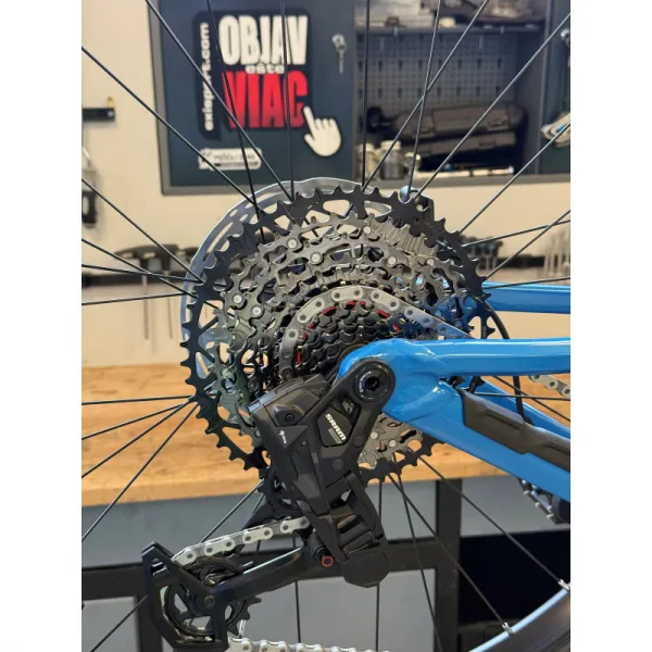 Horský elektrobicykel MONDRAKER Sly R, marlin blue racing silver obsidian grey