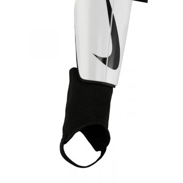 Futbalový chránič NIKE NK CHRG GRD