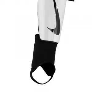 Futbalový chránič NIKE NK CHRG GRD