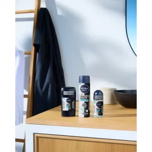 Nivea Men Invisible Black & White guličkový antiperspirant pre mužov 50 ml