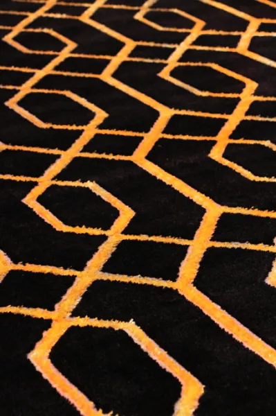 Koberec Diamond  K4427G BLACK / GOLD Tyro