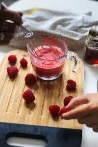 Sklenená odmerka s lievikom PYREX 250ml