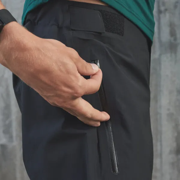 POC Bastion Shorts Uranium Black - XL
