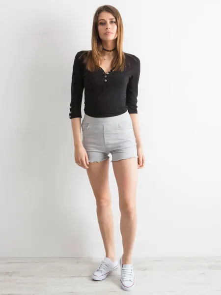 Grey frayed shorts with high waist