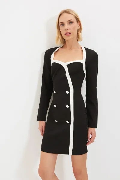 Trendyol Black gombíky detailne tkané šaty