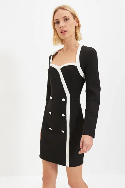 Trendyol Black gombíky detailne tkané šaty