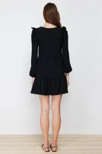 Trendyol Black Gathered Ruffle Detail Mini tkané šaty
