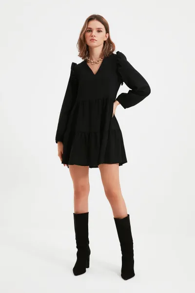 Trendyol Black Gathered Ruffle Detail Mini tkané šaty