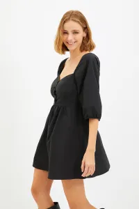 Trendyol Black mini pás otvorený tkaný balónový rukáv tkané šaty