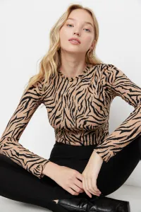 Trendyol viacfarebná vzorovaná vypasovaná/umiestnená Crew Neck Crop Stretch Pletená blúzka