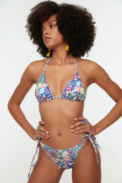Bikiny spodný diel Trendyol Floral patterned