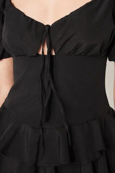 Trendyol Black Otvorený pás/Skater Flounce Poplin Elegantné večerné šaty