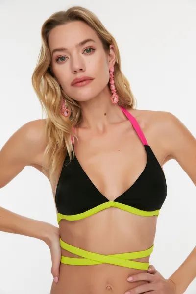 Trendyol bikiny top s čiernou mašľou