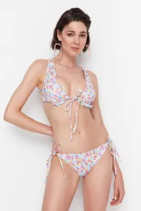 Trendyol Chrumkavé Bikini Nohavičky s Kvetinovým Vzorom s Detailom na Uväzovanie