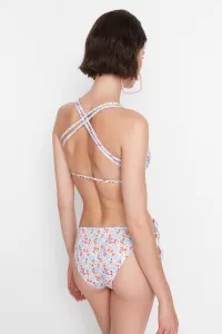 Trendyol Chrumkavé Bikini Nohavičky s Kvetinovým Vzorom s Detailom na Uväzovanie