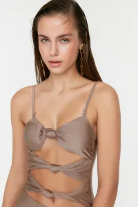 Trendyol nork vystrihol detailné plavky