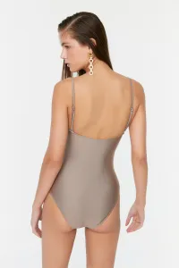 Trendyol nork vystrihol detailné plavky