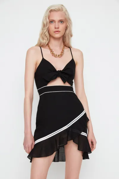 Trendyol Dress - Schwarz - Wrapover