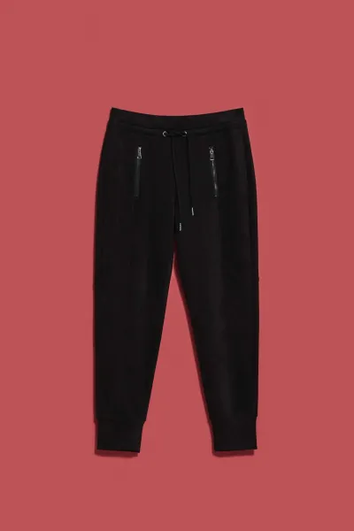 Tepláky s vreckami na zips