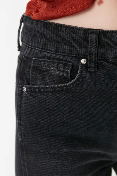 Trendyol Black Slit džínsy s vysokým pásom