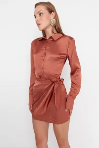 Trendyol Cinnamon Tie detailné saténové večerné šaty
