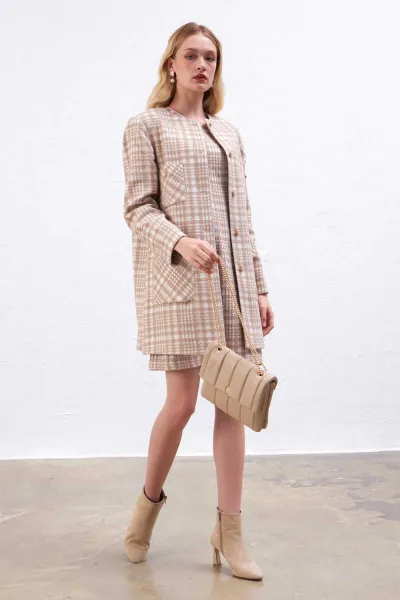 Gusto károvaný kaftan - béžový
