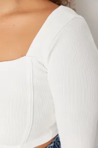 Trendyol Curve Ecru rebrované lemovanie detailne pletená blúzka