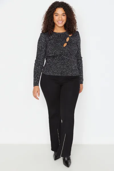 Trendyol Curve Black Glittery Crew Neck vystrihnutý detailný pletený sveter