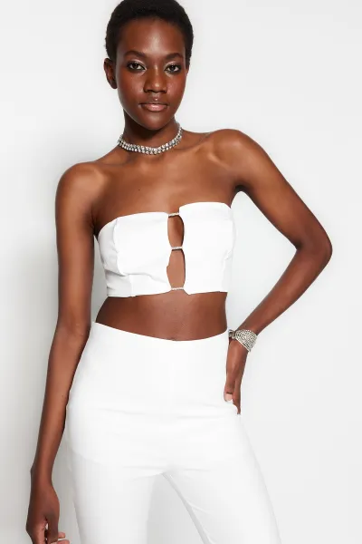 Trendyol Ecru Crop Podšitý Tkaný Lesklý Kameň S Detailom Výrezu Bustier