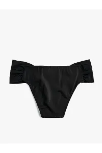 Spodné diely bikín Koton s detailmi na bokoch.