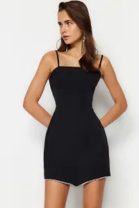 Trendyol Čierne lesklé kamenné elegantné večerné šaty