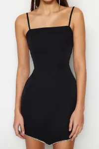 Trendyol Čierne lesklé kamenné elegantné večerné šaty