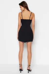 Trendyol Čierne lesklé kamenné elegantné večerné šaty