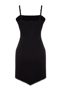 Trendyol Čierne lesklé kamenné elegantné večerné šaty