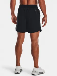 Čierne športové kraťasy Under Armour UA Peak Woven Shorts