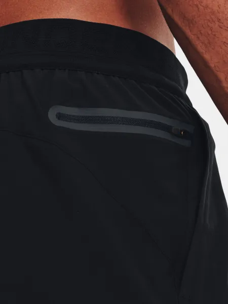 Čierne športové kraťasy Under Armour UA Peak Woven Shorts